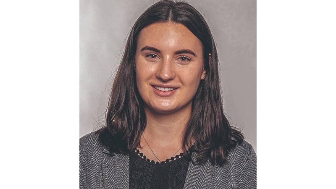 Anna Schmid macht ihre Bürokauffrau-Lehre bei Wüstenrot.   Anna Schmid macht ihre Bürokauffrau-Lehre bei Wüstenrot.