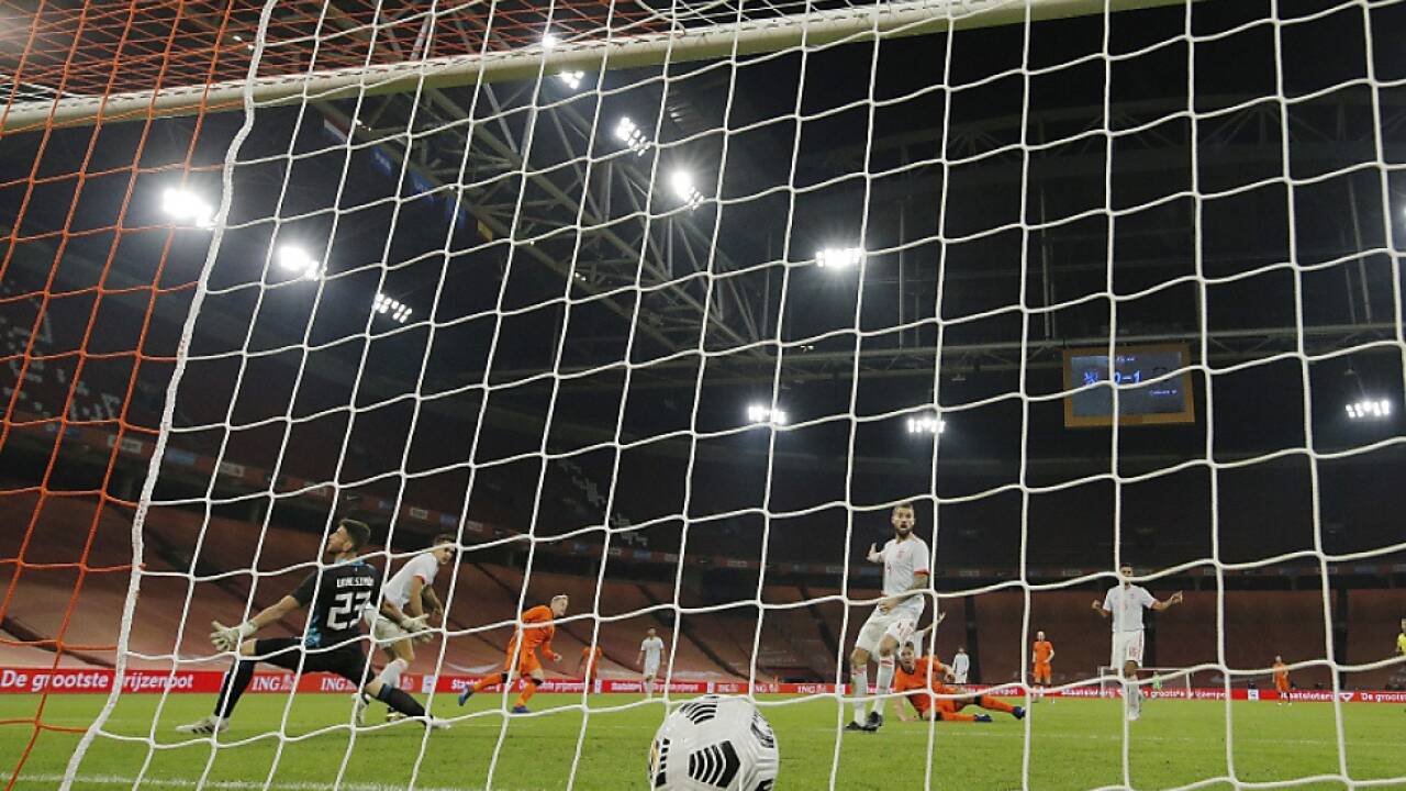 Da zappelt der Ball im spanischen Gehäuse Da zappelt der Ball im spanischen Gehäuse