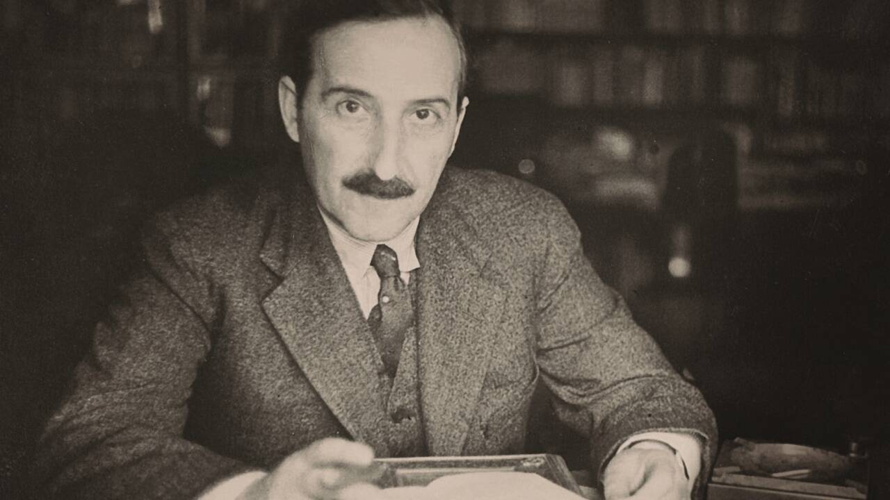 Schriftsteller Stefan Zweig (1881-1942) wurde unter anderem durch Bücher wie die „Schachnovelle“ weltbekannt.  Schriftsteller Stefan Zweig (1881-1942) wurde unter anderem durch Bücher wie die „Schachnovelle“ weltbekannt.