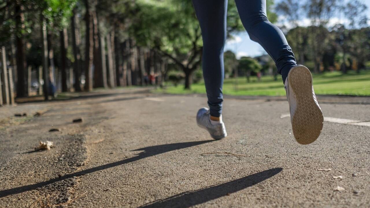 Der erste Lockdown im Frühjahr führte dazu, dass Menschen sich weniger bewegten. Der erste Lockdown im Frühjahr führte dazu, dass Menschen sich weniger bewegten.