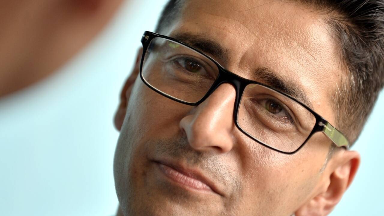 Der frühere Politiker Efgani Dönmez sagt, die Kritik an dem Politologen mit Schwerpunkt Islamophopbie an der Universität Salzburg sei seit Jahren bekannt. 