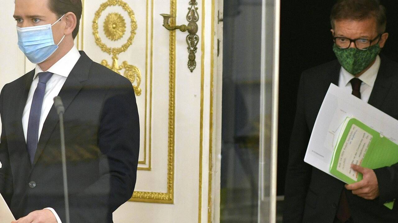 Die Bundesregierung um Sebastian Kurz verlautbarte die Maßnahmen. Die Bundesregierung um Sebastian Kurz verlautbarte die Maßnahmen.