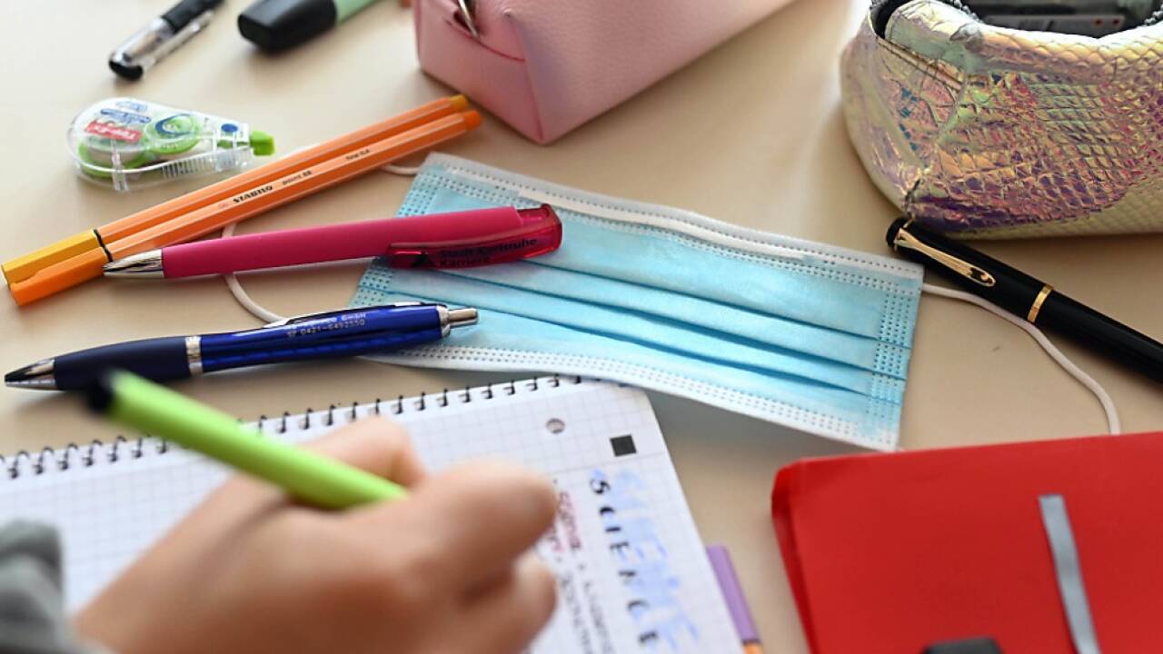 In den nächsten Tagen wird sich zeigen, wie viele Kinder trotz Lockdown in die Schulen kommen. Die Behörden rechnen jedoch mit deutlich mehr Schülern als im Frühjahr. 
