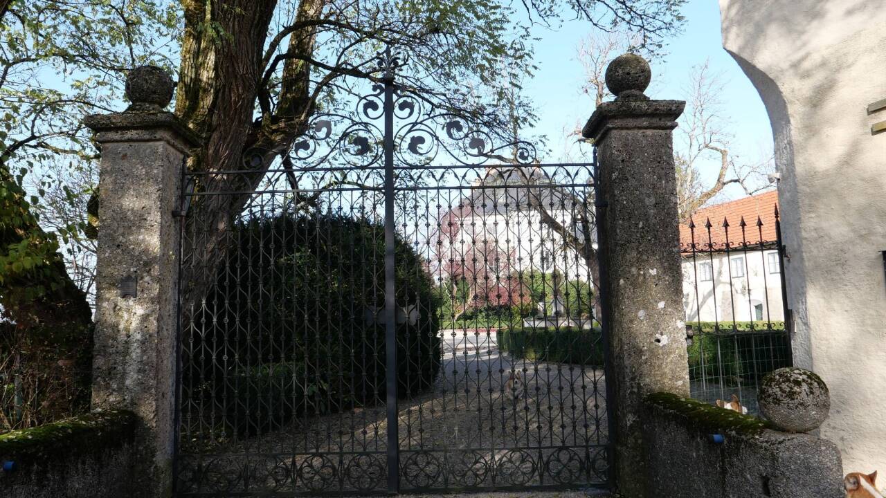 Blick auf Schloss Sighartstein.  