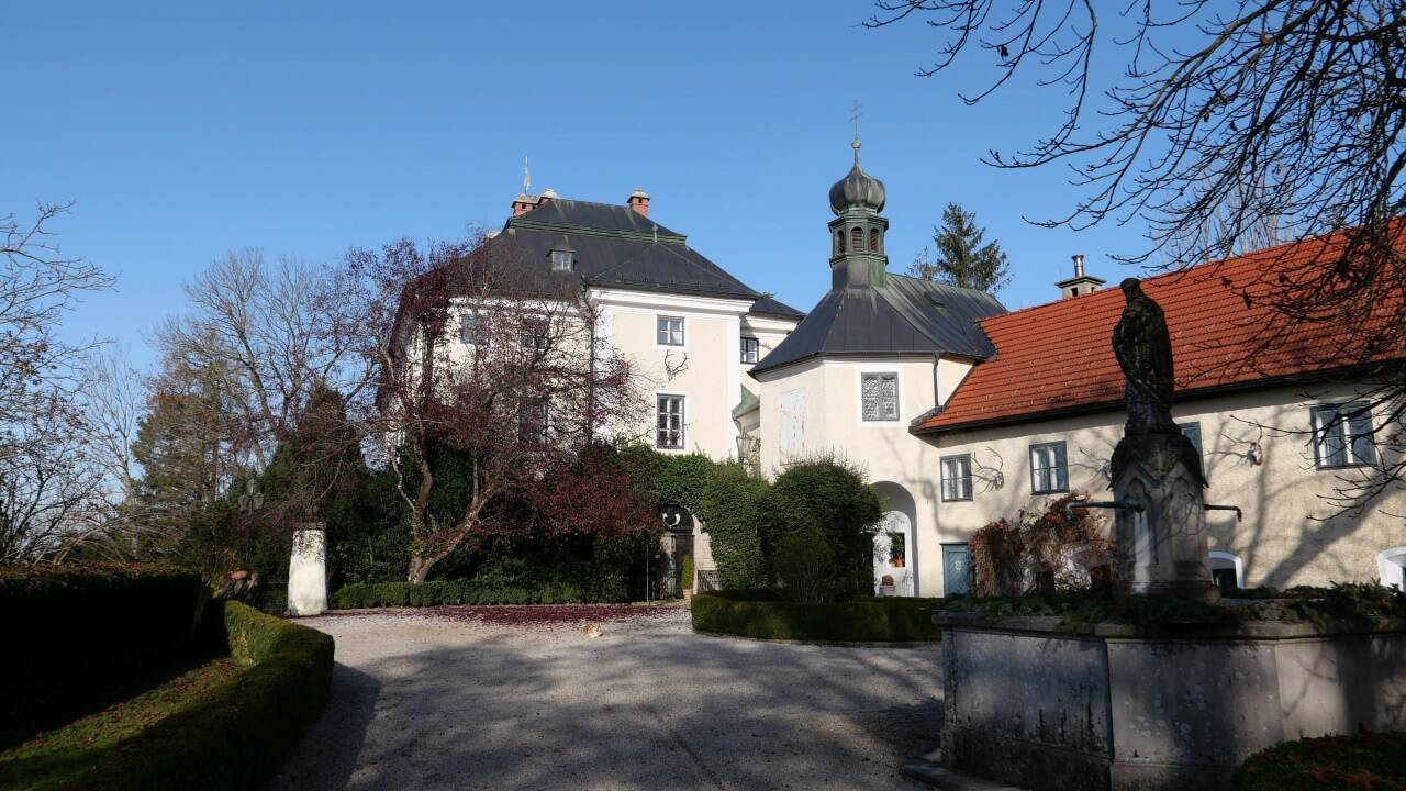Blick auf Schloss Sighartstein.  