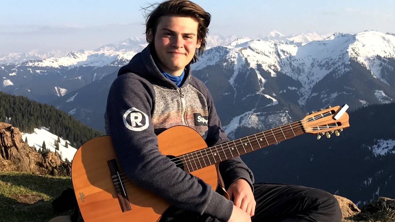 Marcus Hinterberger machte mit der Melodie des „Folsom Prison Blues“ von Johnny Cash den „Ischgl Blues“. 