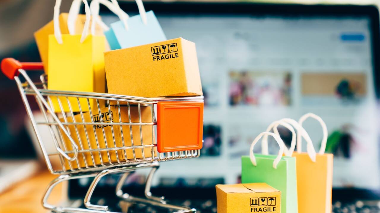 Was beim Onlineshoppen am Black Friday zu beachten ist.  Was beim Onlineshoppen am Black Friday zu beachten ist.