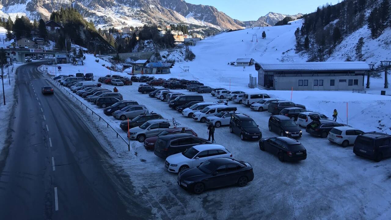 Den Tourengehern gehörten am Wochenende Parkplätze und Pisten in Obertauern.  