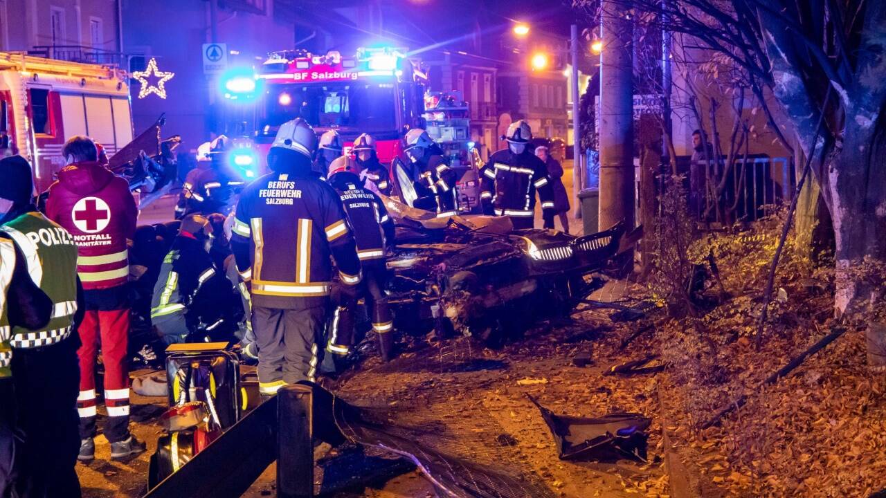Ende einer Raserei: Vom schweren 5er-BMW blieb nur ein Trümmerhaufen. 