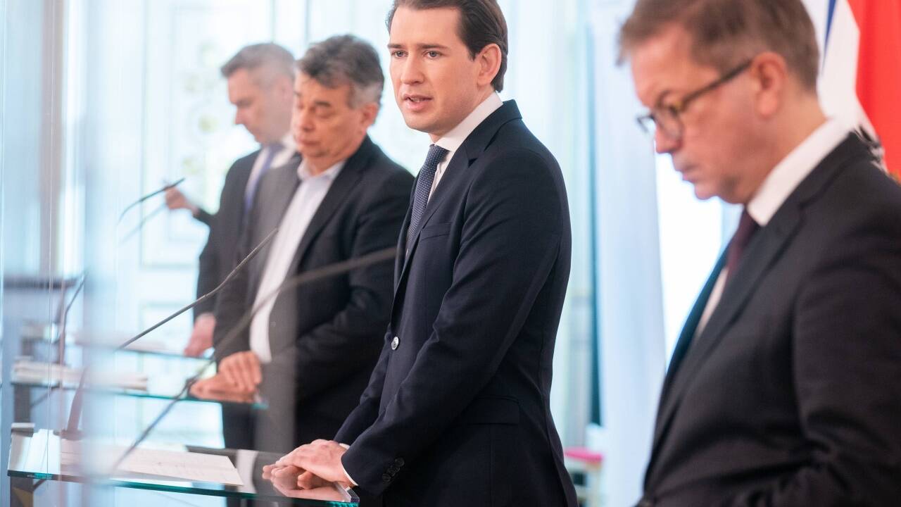 Pressekonferenz der Regierung. 