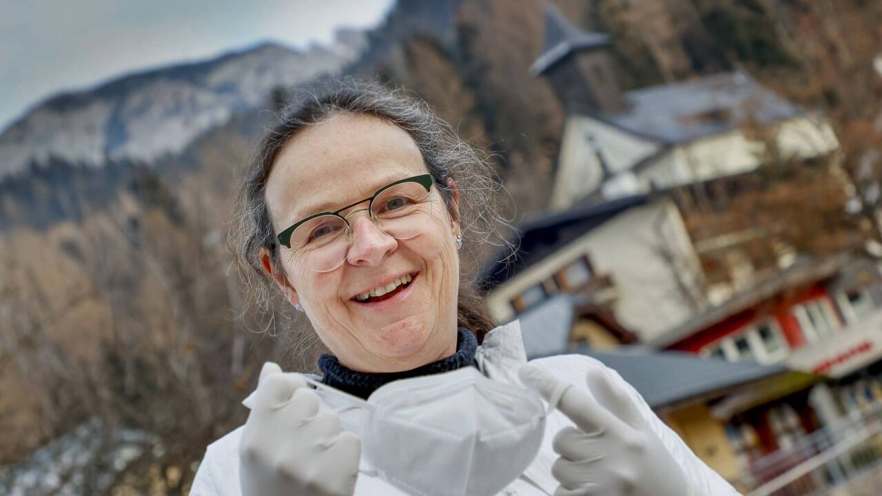 Allgemeinmedizinerin Elisabeth Stölzl führt seit Anfang November in Annaberg Coronaschnelltests durch. Allgemeinmedizinerin Elisabeth Stölzl führt seit Anfang November in Annaberg Coronaschnelltests durch.
