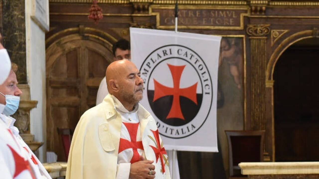 Mauro Giorgio Ferretti ist Großmeister der privaten Vereinigung Templari Cattolici d’Italia. 