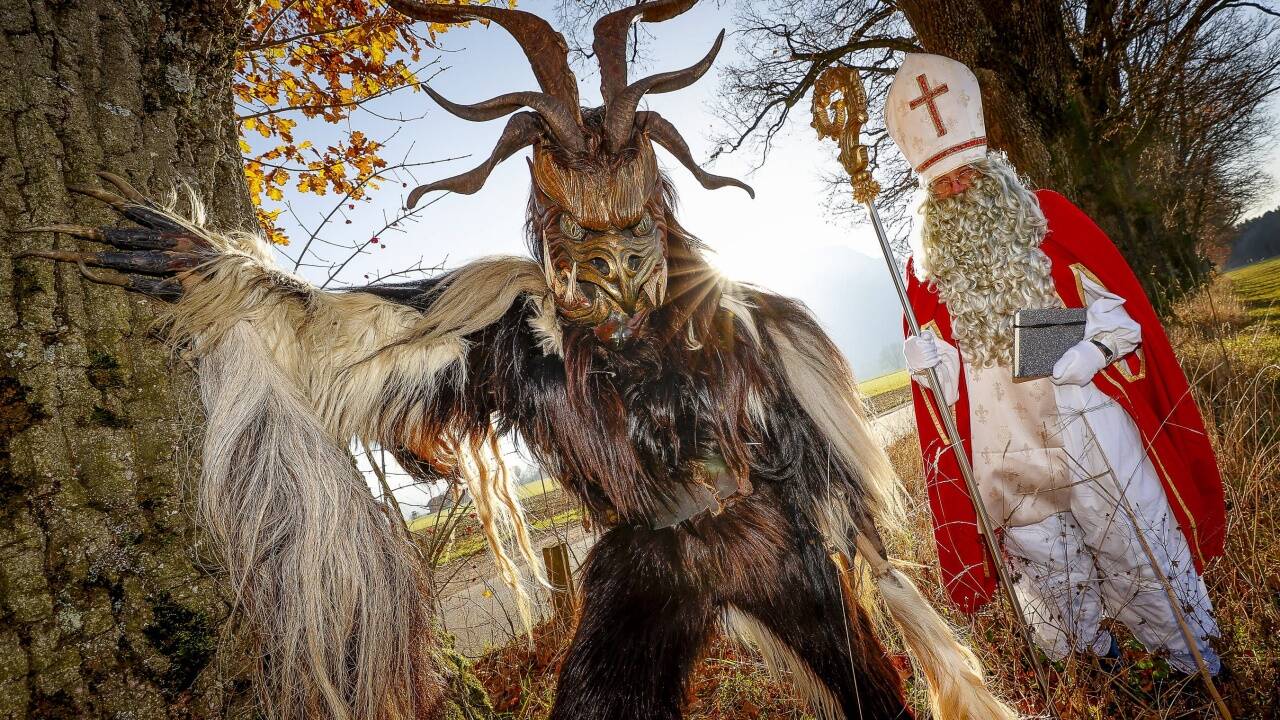 Nikolaus und Krampus dürfen heuer nur im Freien kommen. Gesungen werden darf daheim trotzdem. Nikolaus und Krampus dürfen heuer nur im Freien kommen. Gesungen werden darf daheim trotzdem.