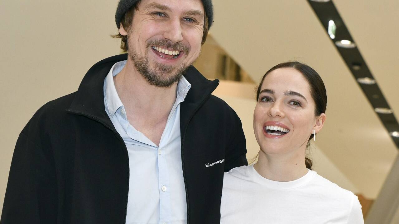 Lars Eidinger und Verena Altenberger drehten gemeinsam „M – Eine Stadt sucht einen Mörder“ – nun werden sie Jedermann und Buhlschaft in Salzburg. 