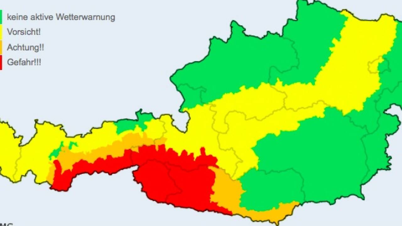 Die Warnstufe wurde für den Süden Salzburgs von „Orange“ auf „Rot“ erhöht. Die Unwetterwarnung gilt für das ganze Wochenende. 