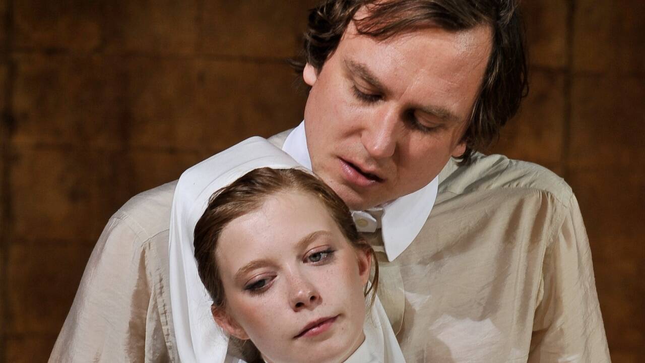 Salzburger Festspiele 2011: als Angelo in „Maß für Maß“ mit Jenny König  