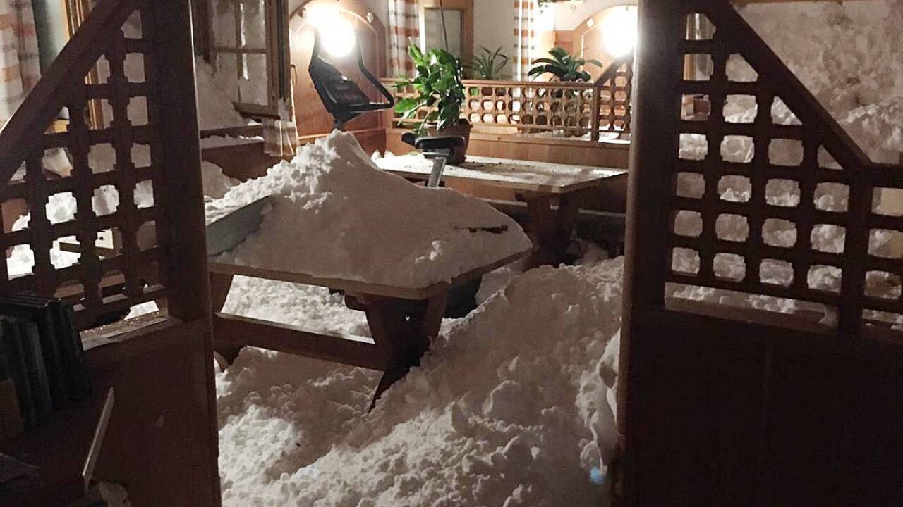 In Prägarten am Großvenediger in Osttirol drangen die Schneemassen in diese Gebäude ein.  