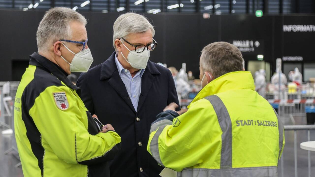 Bürgermeister Harald Preuner, Einsatzleiter Michael Haybäck und der städtische Pressechef Karl Schupfer. Billig wird das Ganze nicht für das Stadtbudget. Eine halbe Million wird für die beiden Testtage fällig. 