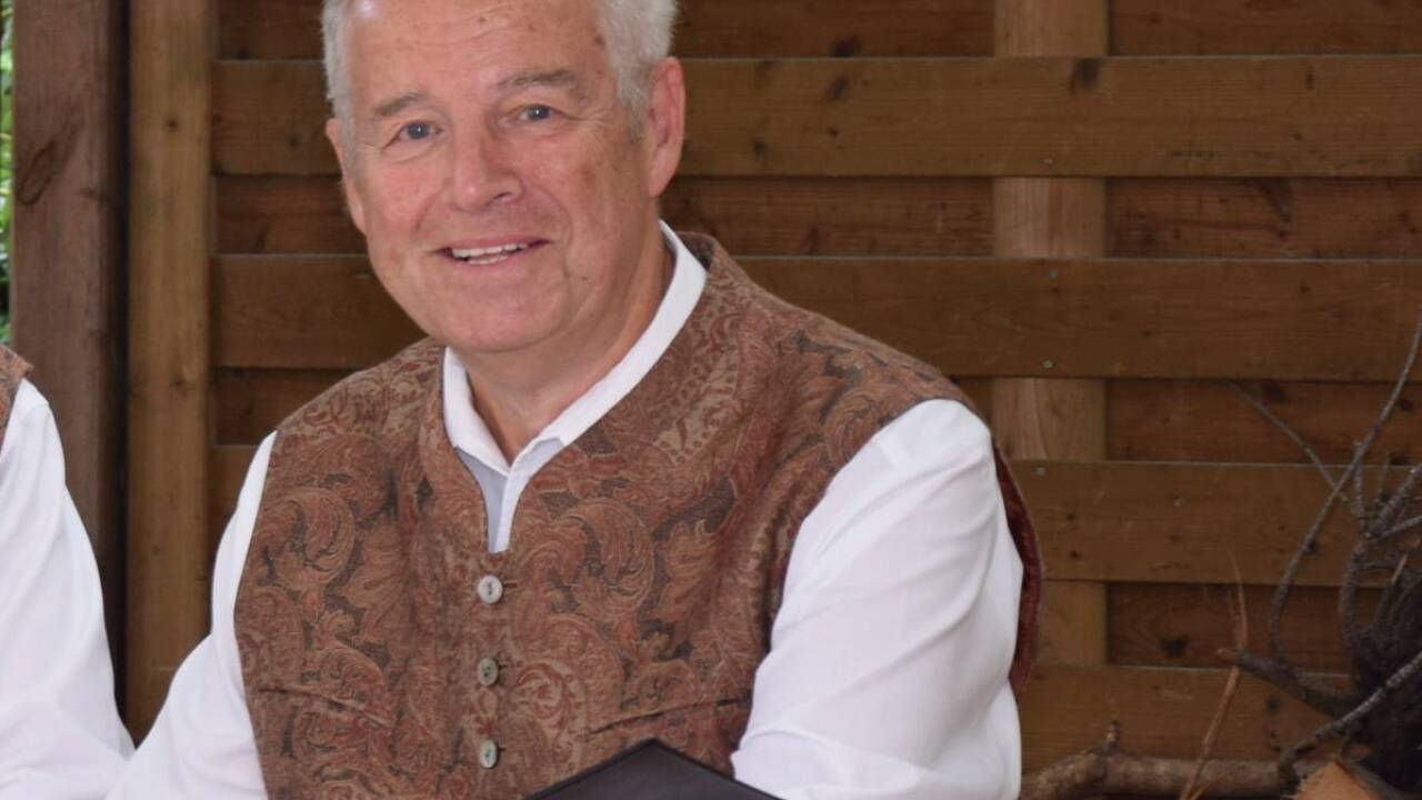 Zahlreiche Gedanken und Lyrik zur Adventzeit hat Georg Weigl im Lauf der Jahrzehnte verfasst. Nun hat er sie in seinem Adventbuch in zweiter Auflage herausgegeben.  