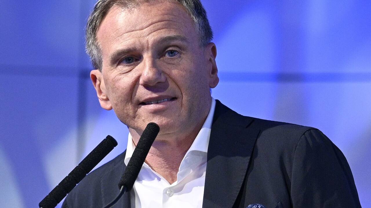 Armin Wolf. 