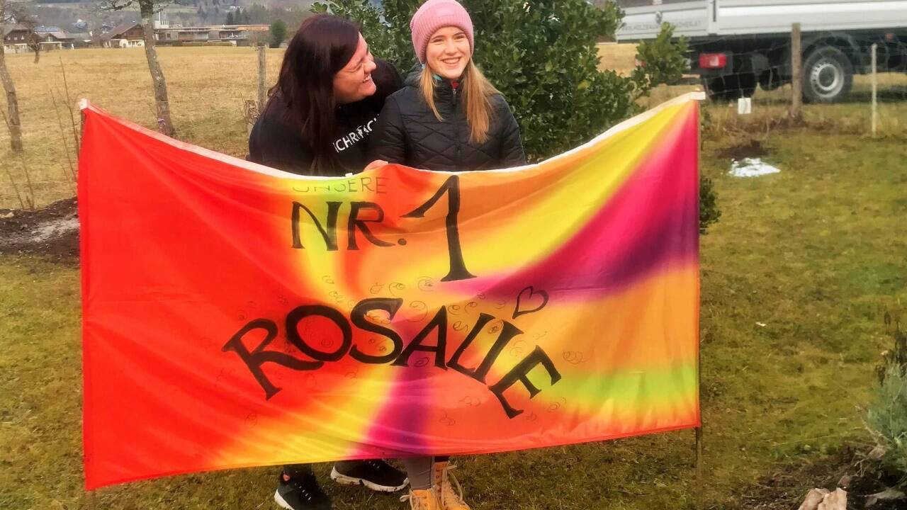 Rosalie wird gefeiert. 