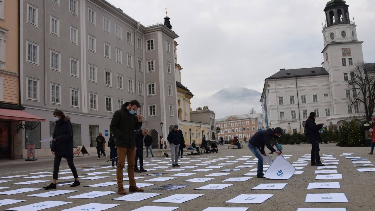 Auf 60 Quadratmeter waren 128 Plakate ausgebreitet. 