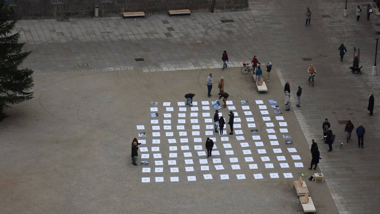 Auf 60 Quadratmeter waren 128 Plakate ausgebreitet. 