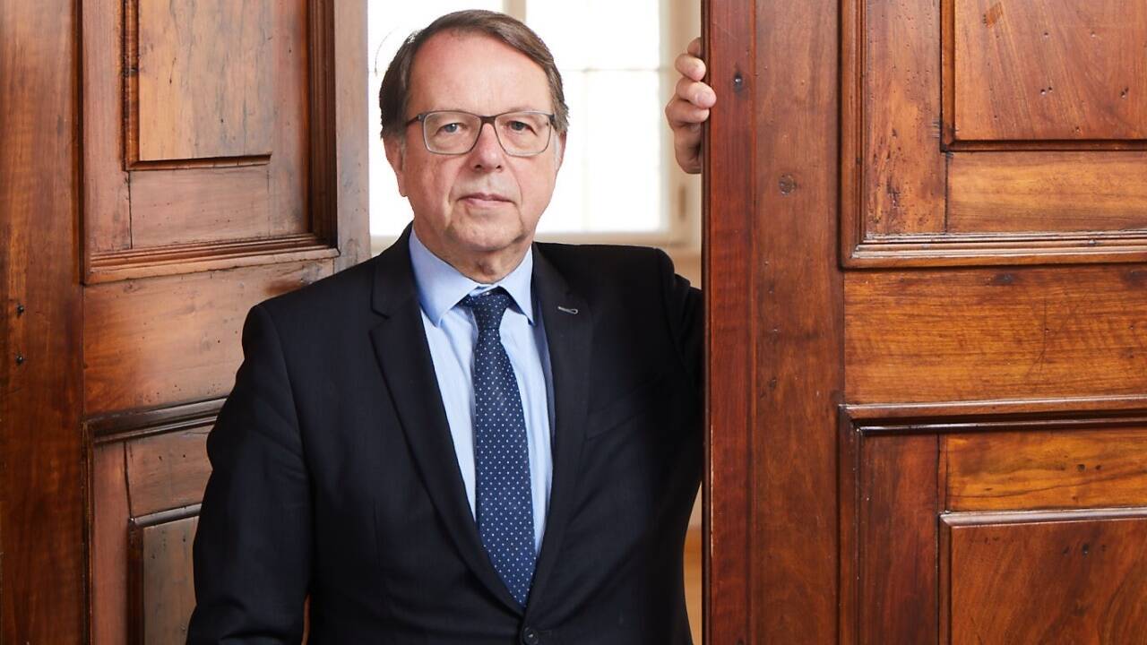 Hendrik Lehnert bleibt weiter Uni-Rektor. Hendrik Lehnert bleibt weiter Uni-Rektor.