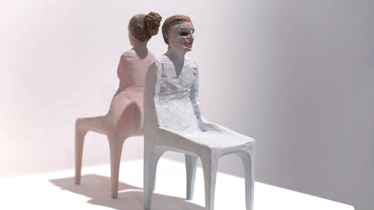 In der Galerie Trapp sind unter dem Titel „Verwaldung“ Holzsskulpturen von Peter Ramsebner (ein Beispiel im Bild) und Martin Krammer zu sehen. 
