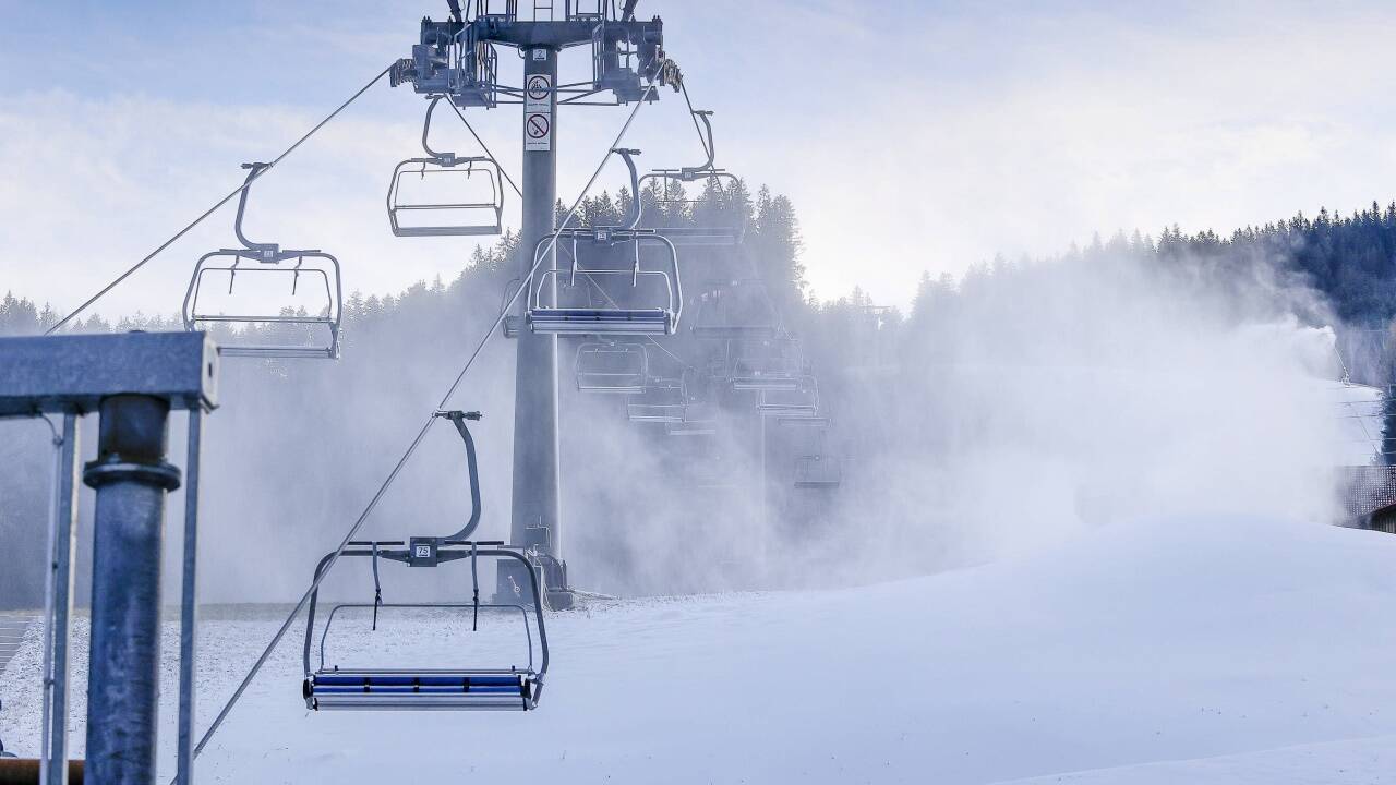 Die Skigebiete bereiten sich auf die Öffnung vor. 