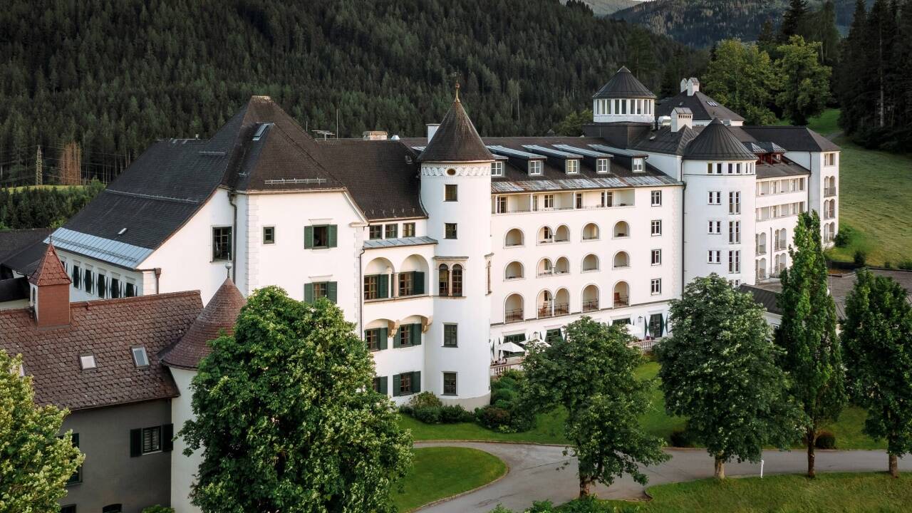 Das Schloss Pichlarn liegt im steirischen Ennstal, unweit der Salzburger Grenze. Das Schloss Pichlarn liegt im steirischen Ennstal, unweit der Salzburger Grenze.