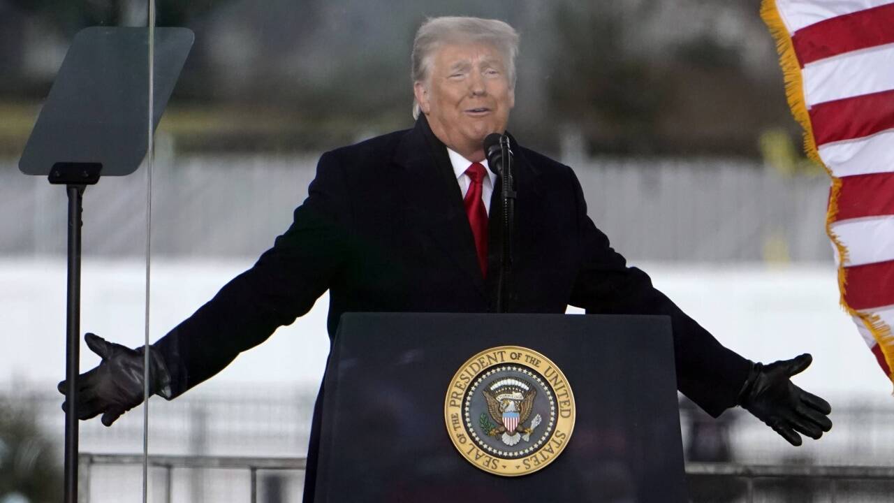 Und aus: Donald Trump (hier bei seiner Ansprache am 6. Jänner in Washington). Und aus: Donald Trump (hier bei seiner Ansprache am 6. Jänner in Washington).