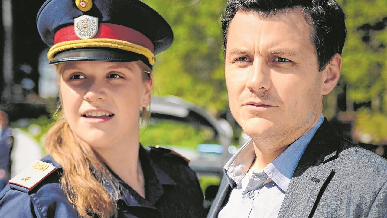 Stefanie Reinsperger und Manuel Rubey ermitteln in Werfen.  