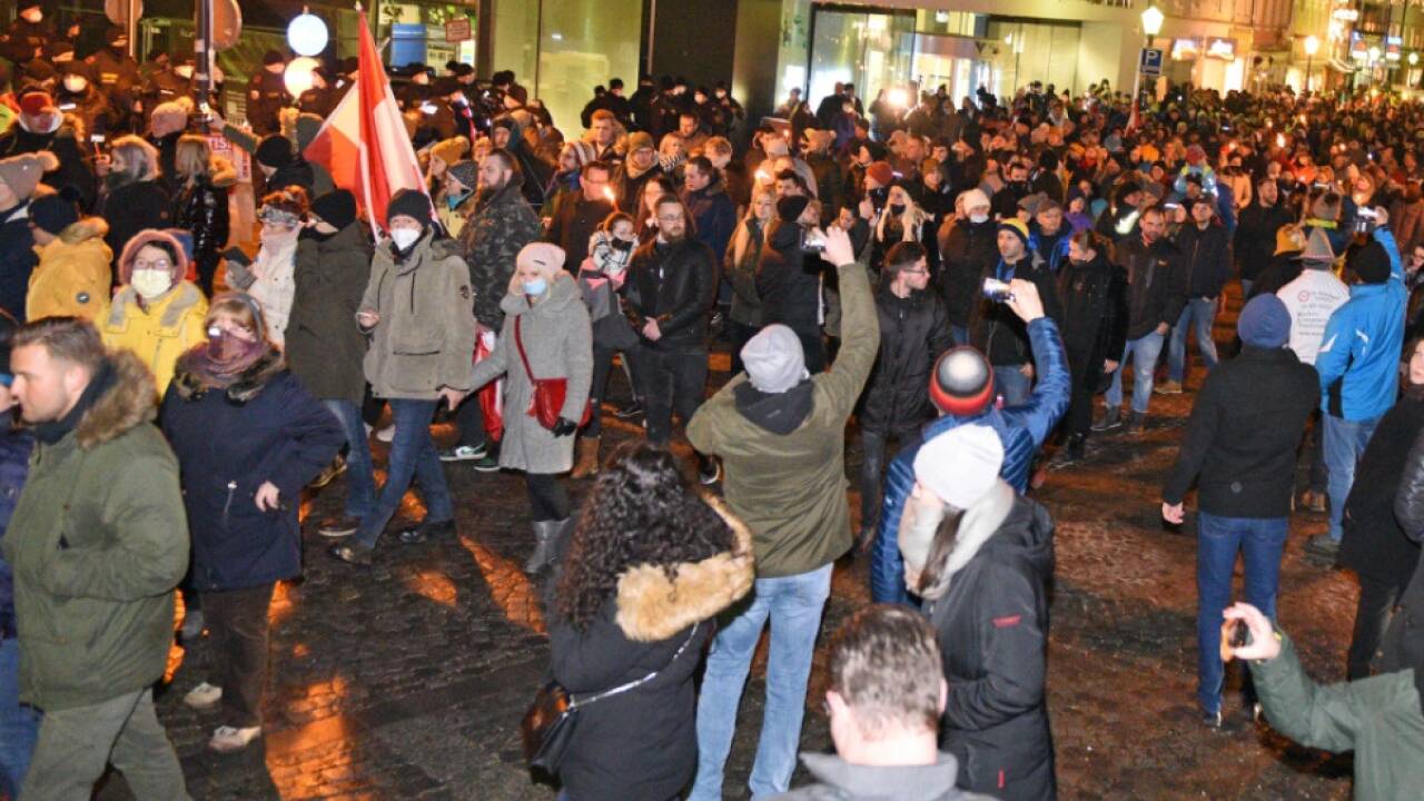 Festnahmen und Anzeigen nach Covid-Demos in Österreich 