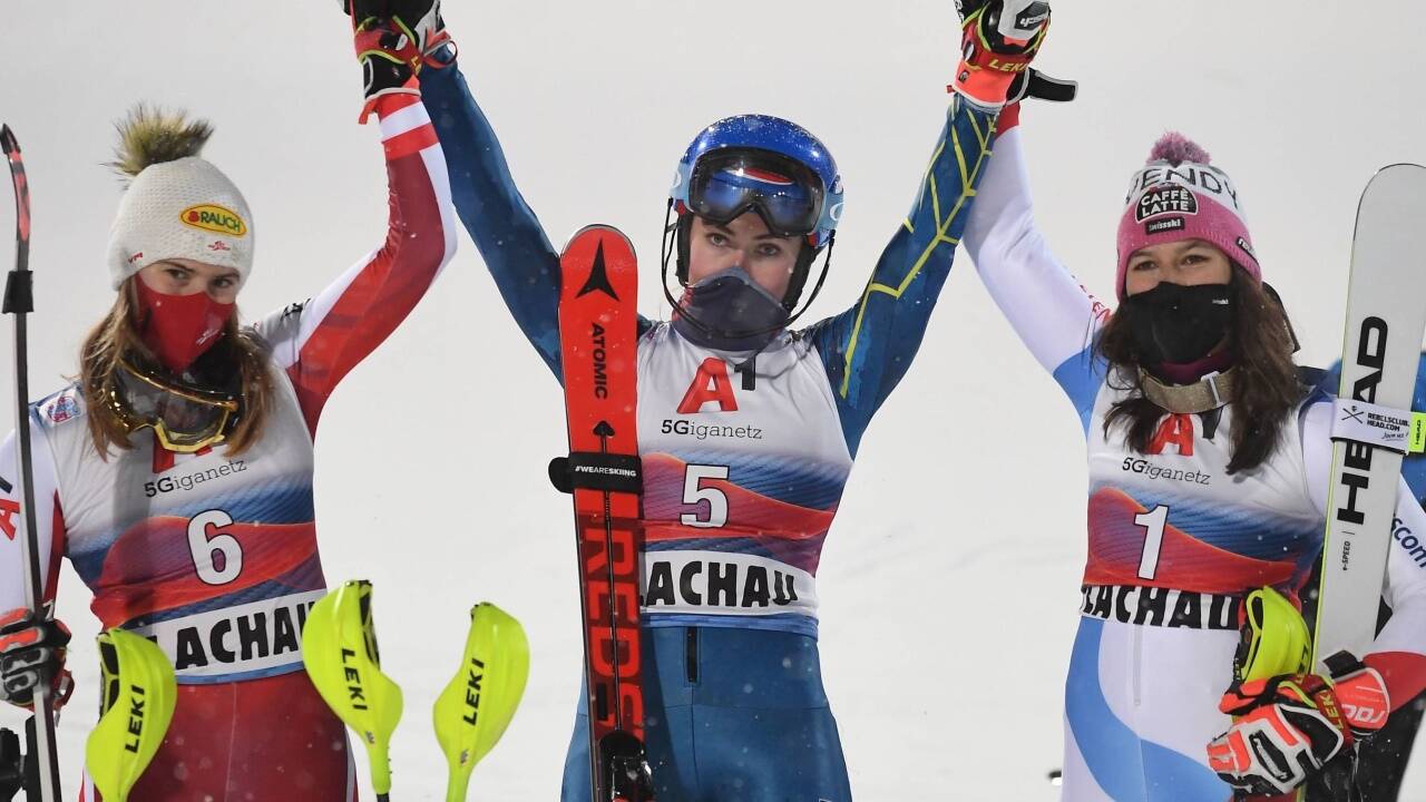 Neben Liensberger und Shiffrin schaffte auch Wendy Holdener (v.l.) den Sprung aufs Stockerl. 