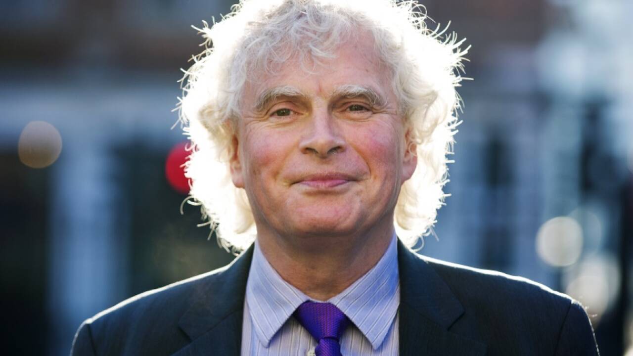 Dirigent Simon Rattle hat den deutschen Pass beantragt 