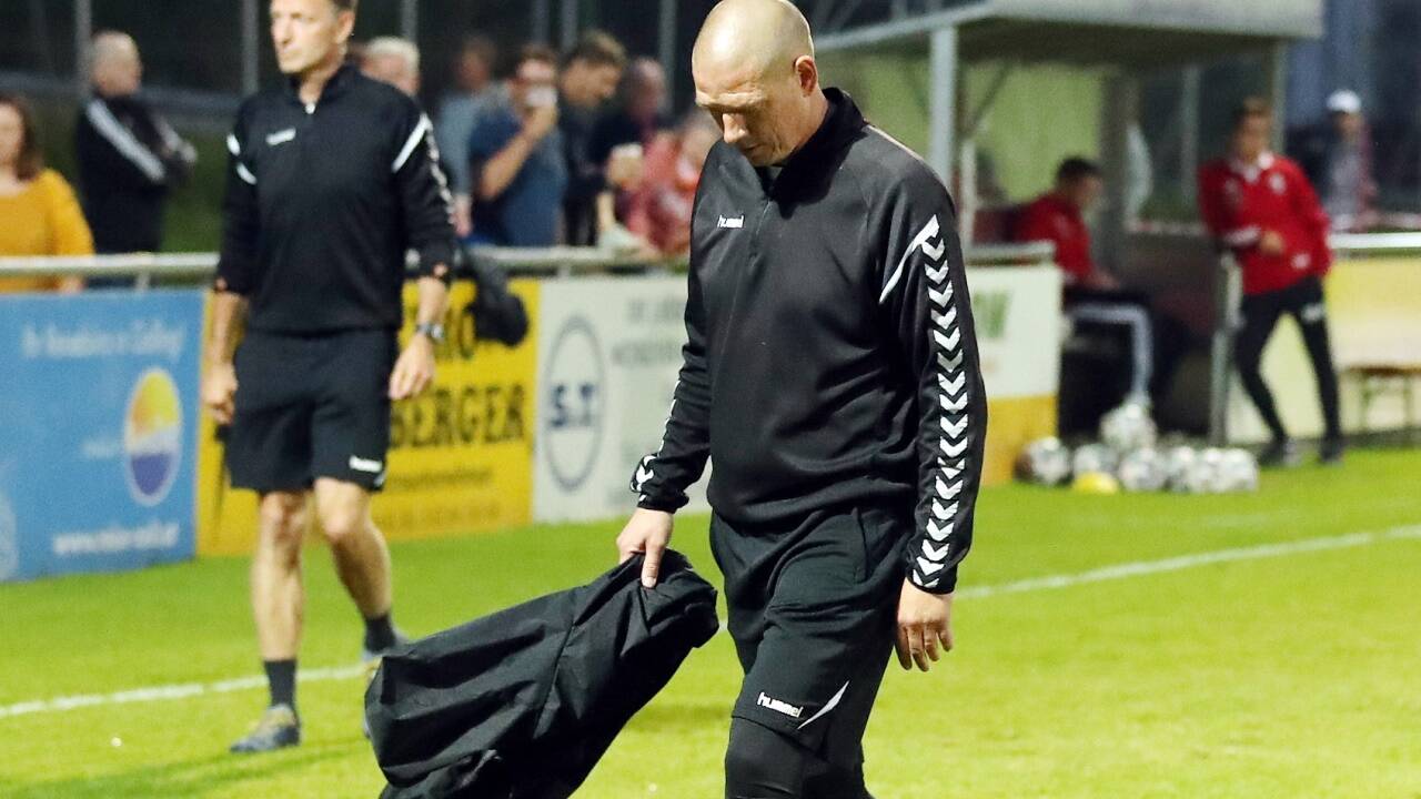 Aus finanziellen Gründen hat Trainer Christian Ziege wohl keine Chance, Saalfelden in die 2. Liga zu führen. Aus finanziellen Gründen hat Trainer Christian Ziege wohl keine Chance, Saalfelden in die 2. Liga zu führen.