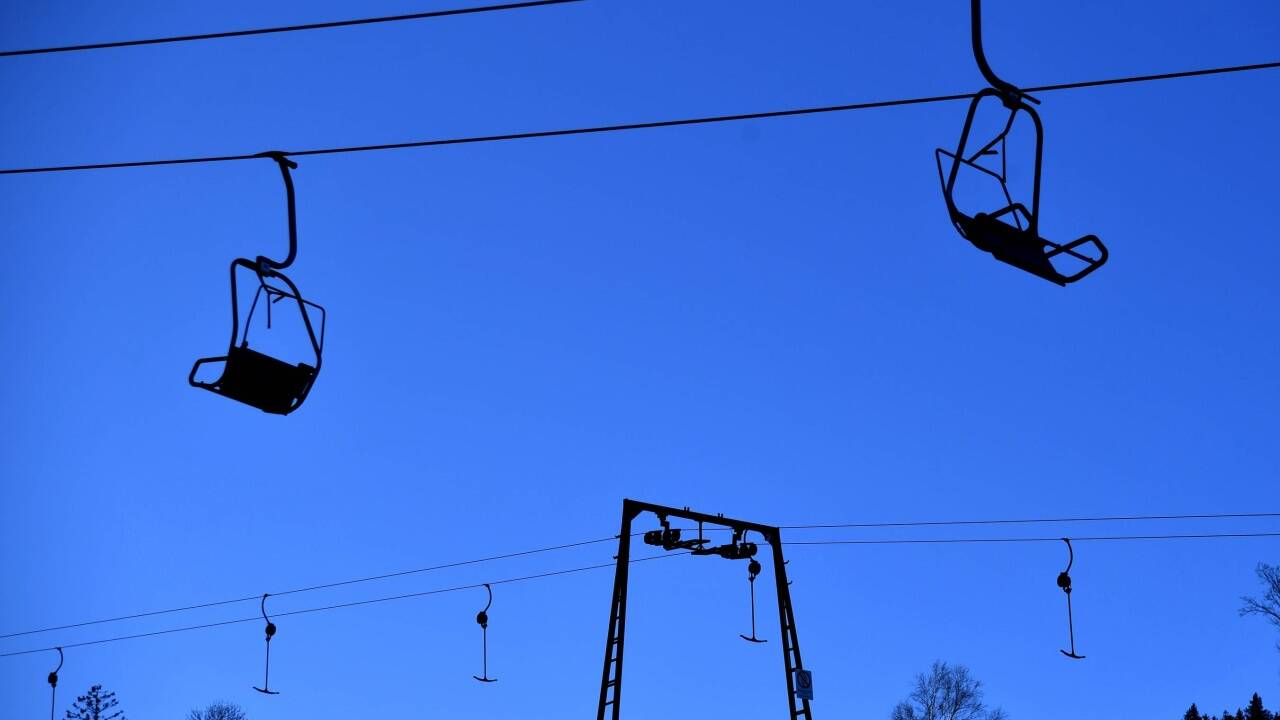 Ob es in den Skigebieten bald finster wird? Darüber wird am Montag in der Branche beraten. 