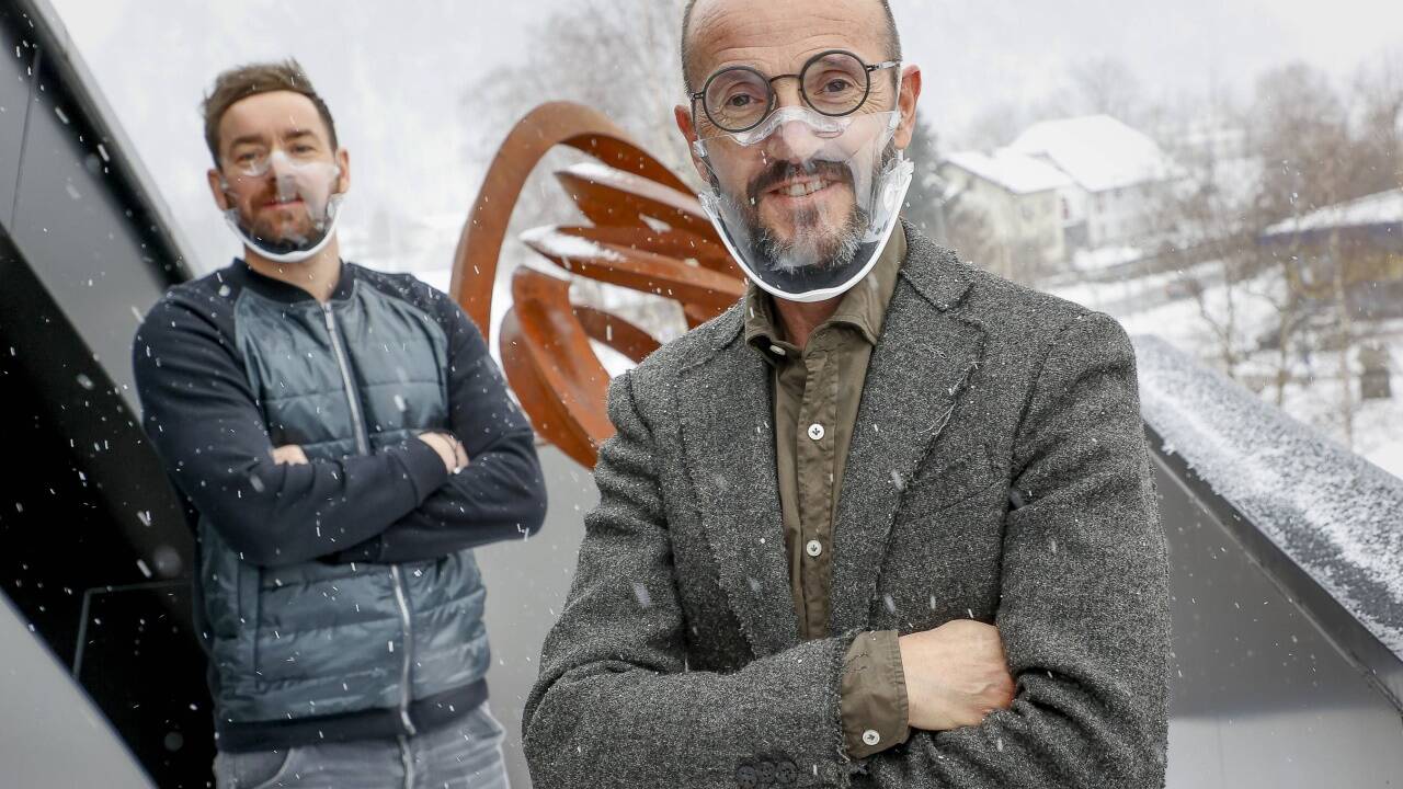 Andreas Tsetinis (vorn) mit Zero-Face-Mask-Projektleiter Clemens Oder (links). Andreas Tsetinis (vorn) mit Zero-Face-Mask-Projektleiter Clemens Oder (links).