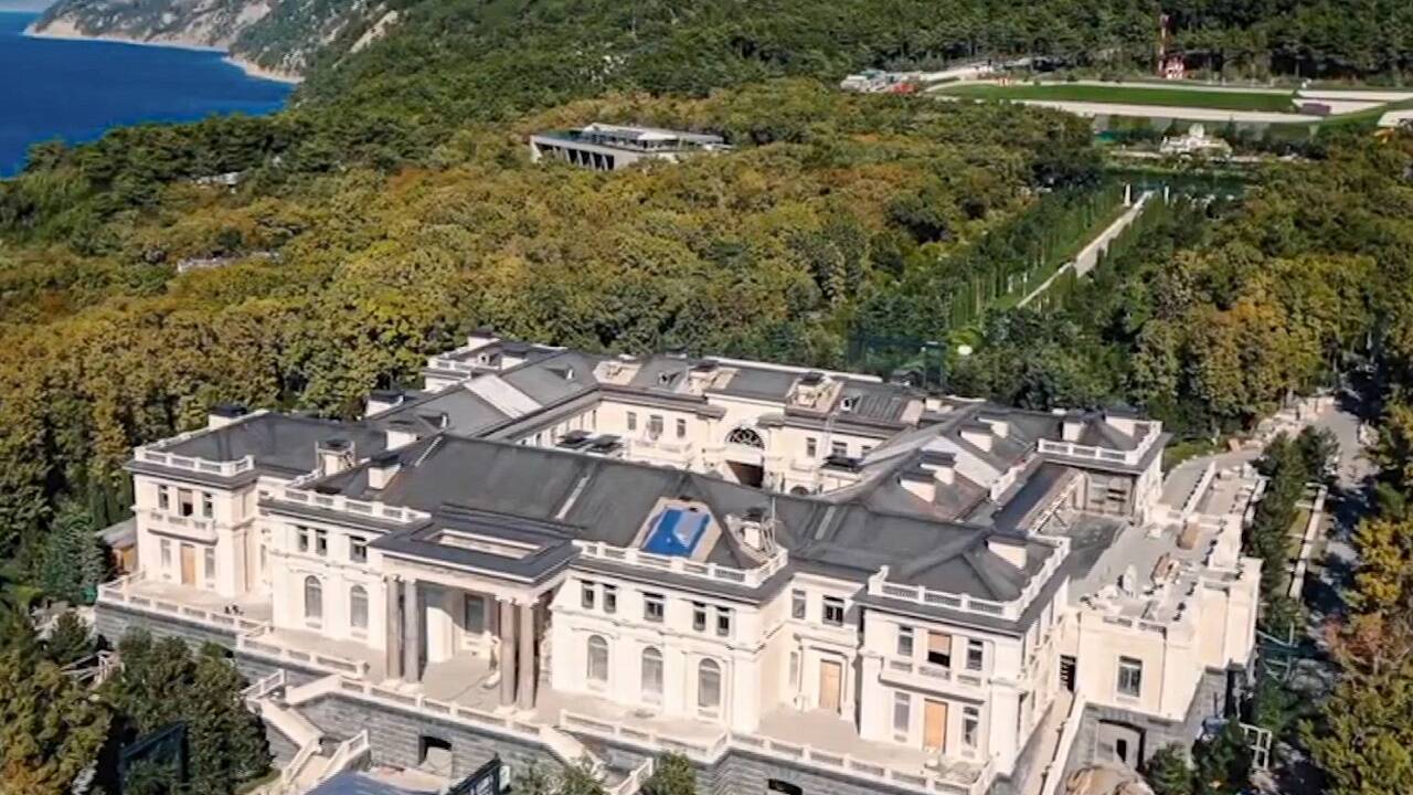 Das soll der Palast des russischen Präsidenten Putin sein. Das soll der Palast des russischen Präsidenten Putin sein.