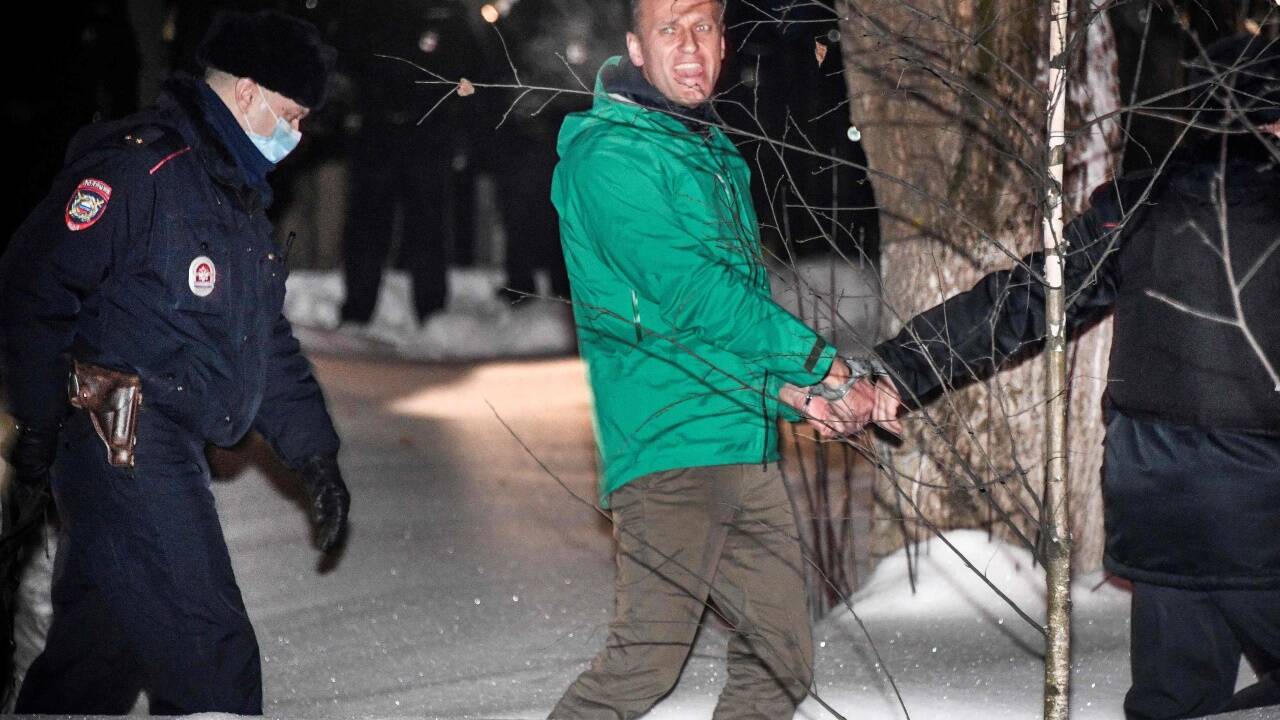 Alexej Nawalny wurde sofort nach seiner Rückkehr aus Deutschland in einem umstrittenen Eilverfahren zu 30 Tagen Haft verurteilt. 