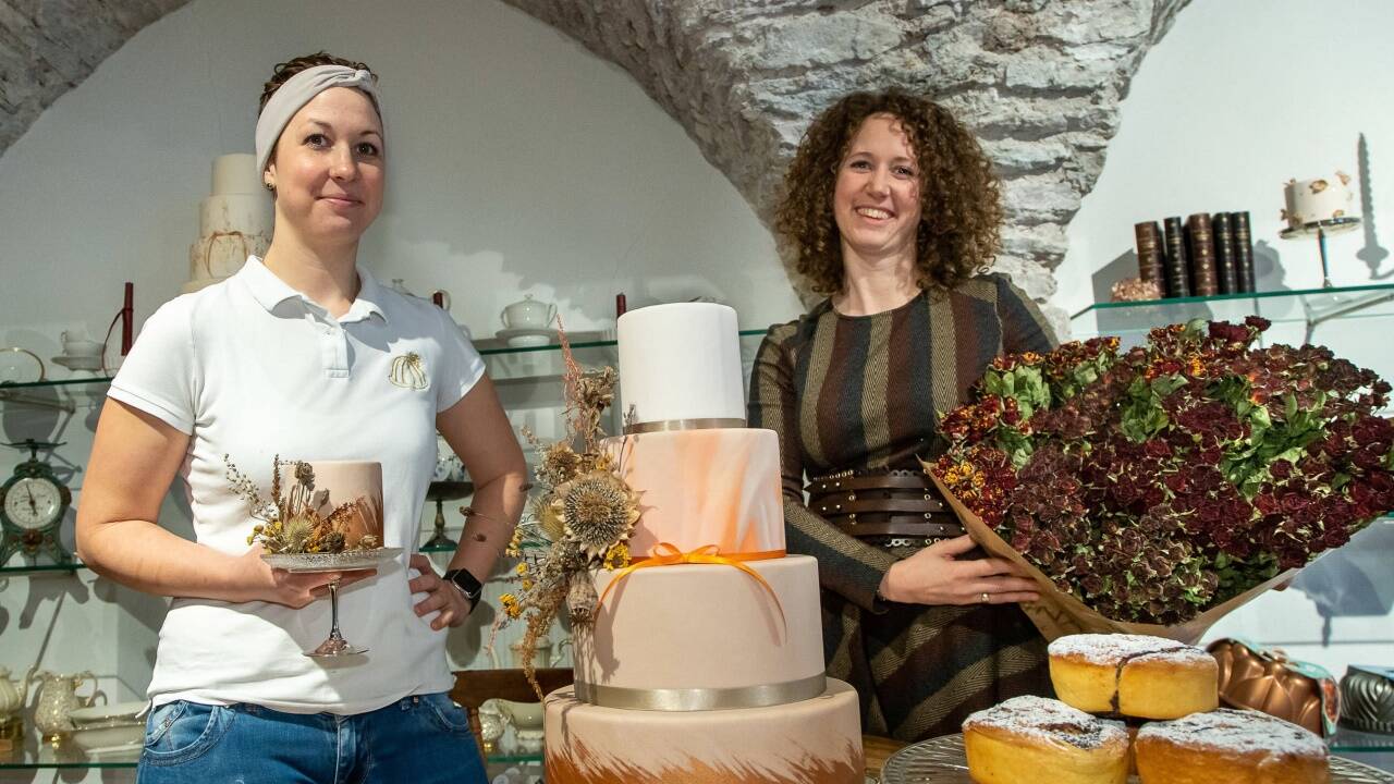 Viktoria und Lidwina Fuschlberger (rechts) mussten mit vielen abgesagten Hochzeiten klarkommen. Viktoria und Lidwina Fuschlberger (rechts) mussten mit vielen abgesagten Hochzeiten klarkommen.