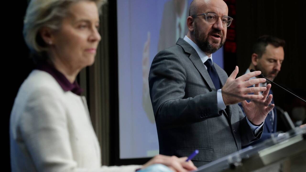Kommissionschefin Ursula von der Leyen und Ratspräsident Charles Michel pochen auf Vertragstreue. 