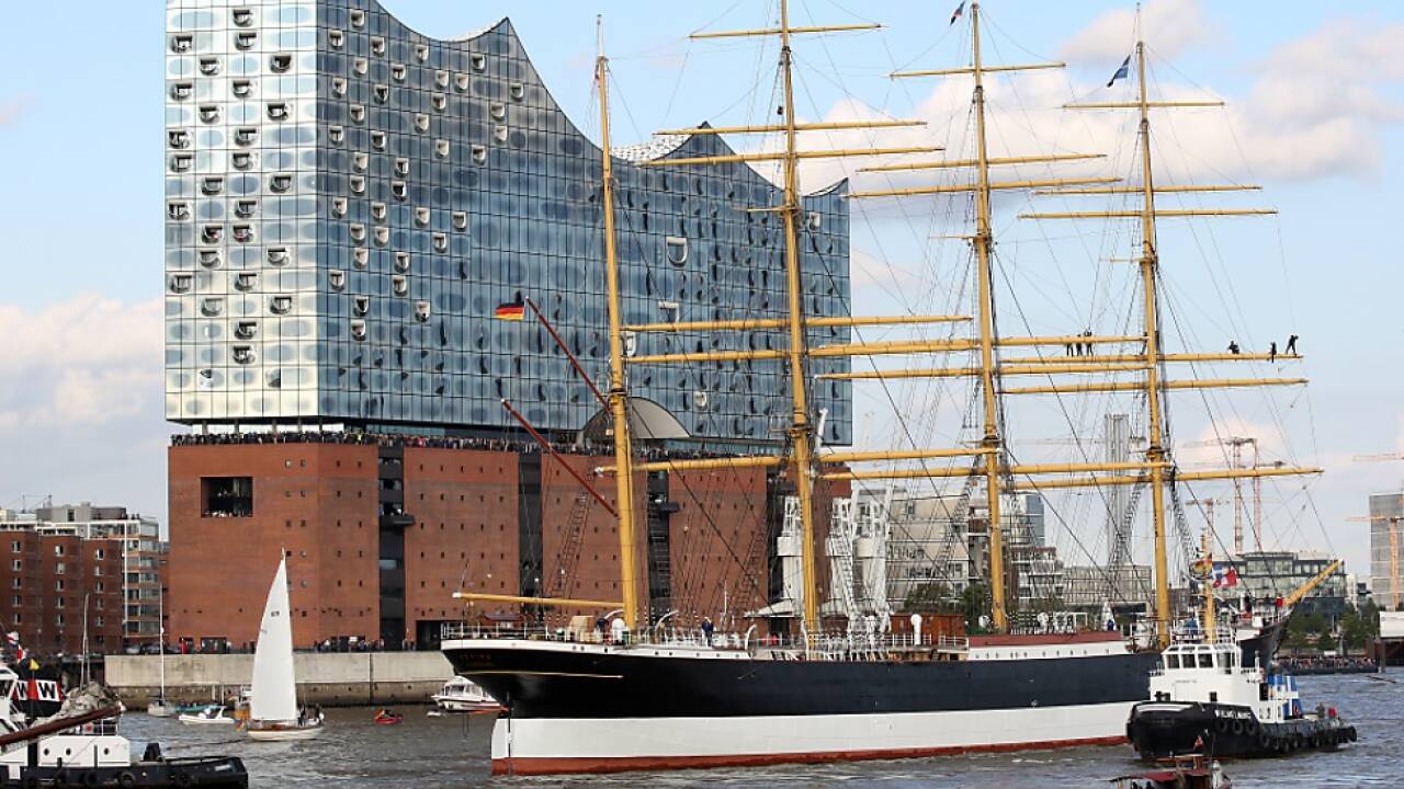 Die Hamburger Elbphilharmonie setzt in Coronazeiten online die Segel 