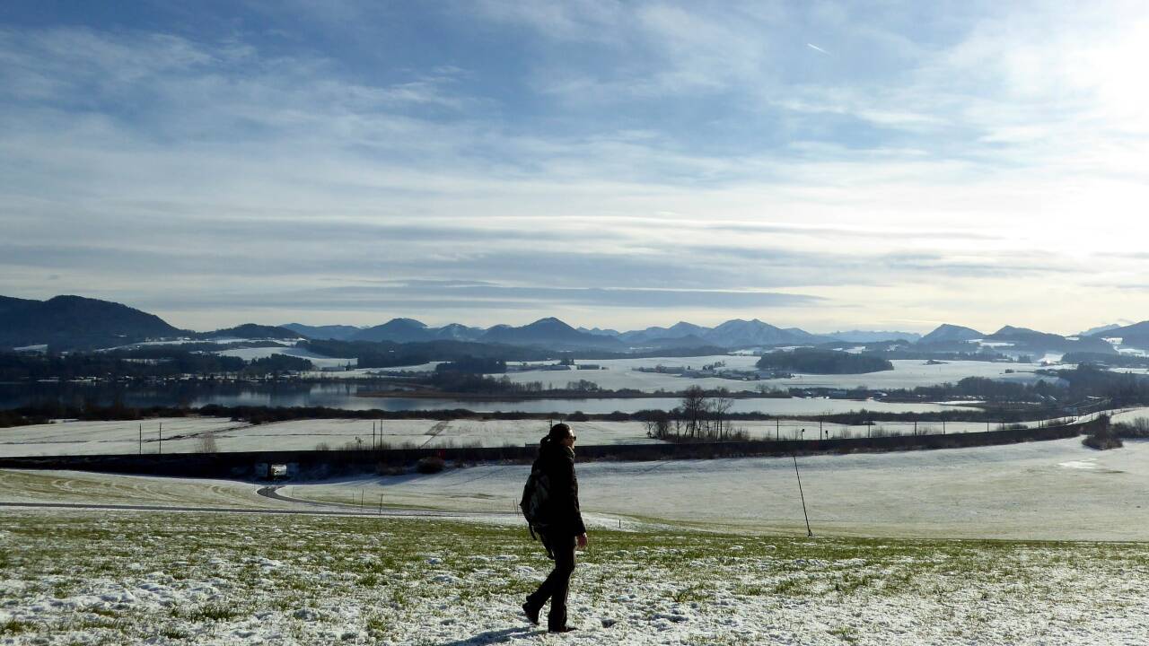 Großes Alpenpanorama am Weg von Bayerham nach Seekirchen. Großes Alpenpanorama am Weg von Bayerham nach Seekirchen.