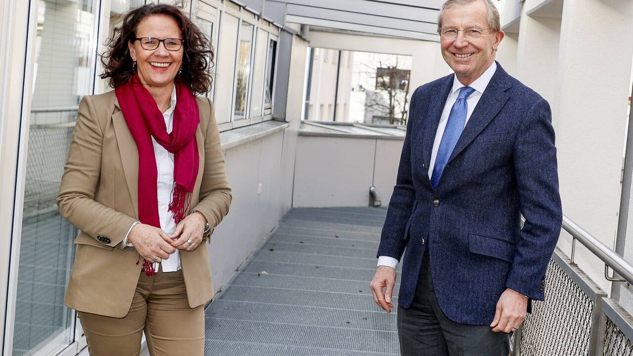 Die neue Landesrätin Daniela Gutschi und LH Wilfried Haslauer am Freitagnachmittag bei der Präsentation.  