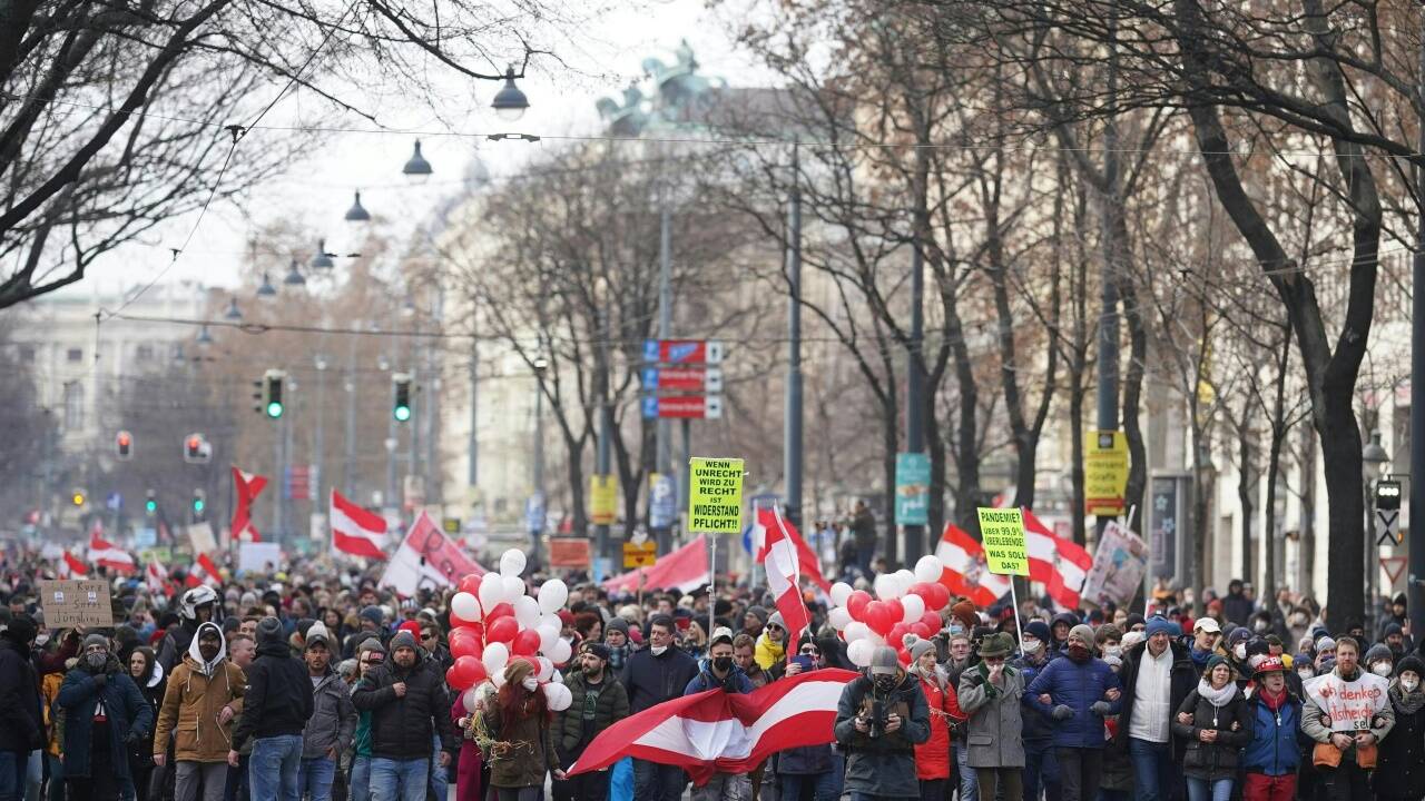 Rund 10.000 Demonstranten zogen laut Polizei am Wochenende durch Wien. Rund 10.000 Demonstranten zogen laut Polizei am Wochenende durch Wien.
