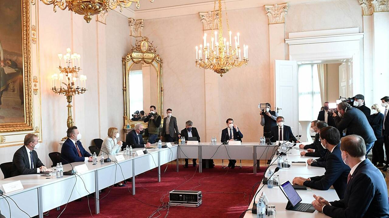 Die Bundesregierung in Gesprächen mit den Landeshauptleuten. 