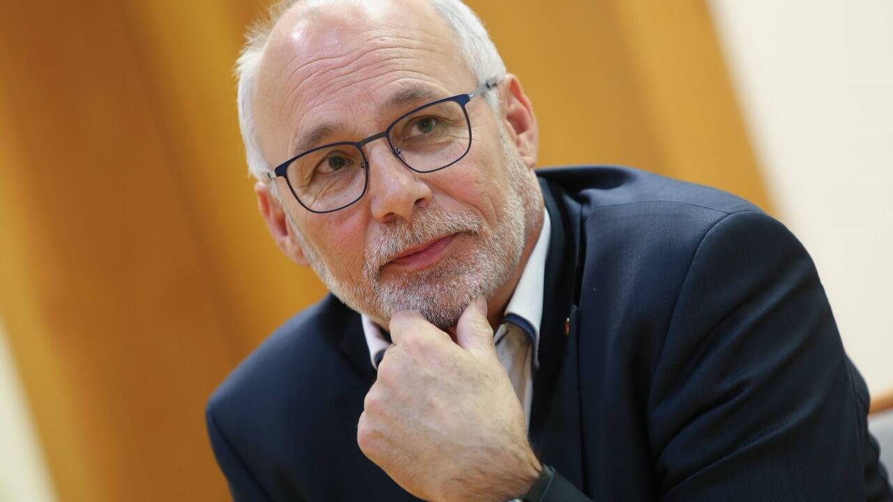 St. Johanns Bürgermeister Günther Mitterer – er ist auch Gemeindeverbandspräsident in Salzburg – erhielt Anfang Jänner im Seniorenheim seine erste Coronaimpfung. Nachdem dies bekannt wurde, entschuldigt er sich nun.  