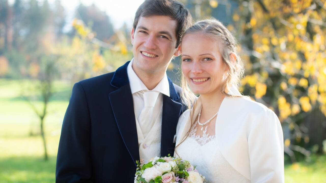 Raphaela und Günter Langwieder aus Schleedorf haben ihre Hochzeit drei Mal geplant. Der dritte Anlauf dauerte aber nicht einmal zwei Tage. 
